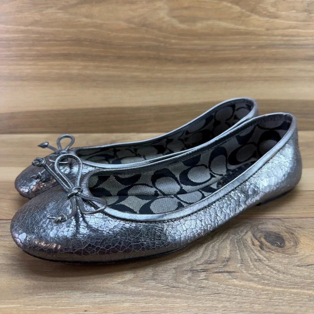 Coach Lonnie Y2K Ballet Flat 7 M Pewter Crackled Leather Bow Chic Minimalist